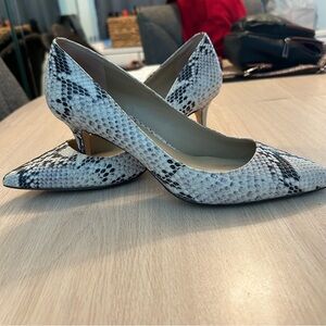 Ann Taylor Snakeskin Print Heels Sz 7.5 Office Workwear Feminine Animal‎ Print